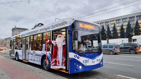 Праздничные троллейбусы в Кишиневе - Sputnik Молдова