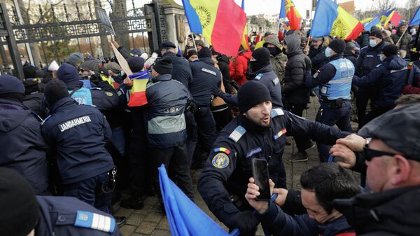 Proteste la Parlamentul României, intervenția jandarmilor - Sputnik Moldova-România