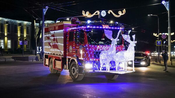 Рождественский караван пожарных - Sputnik Молдова