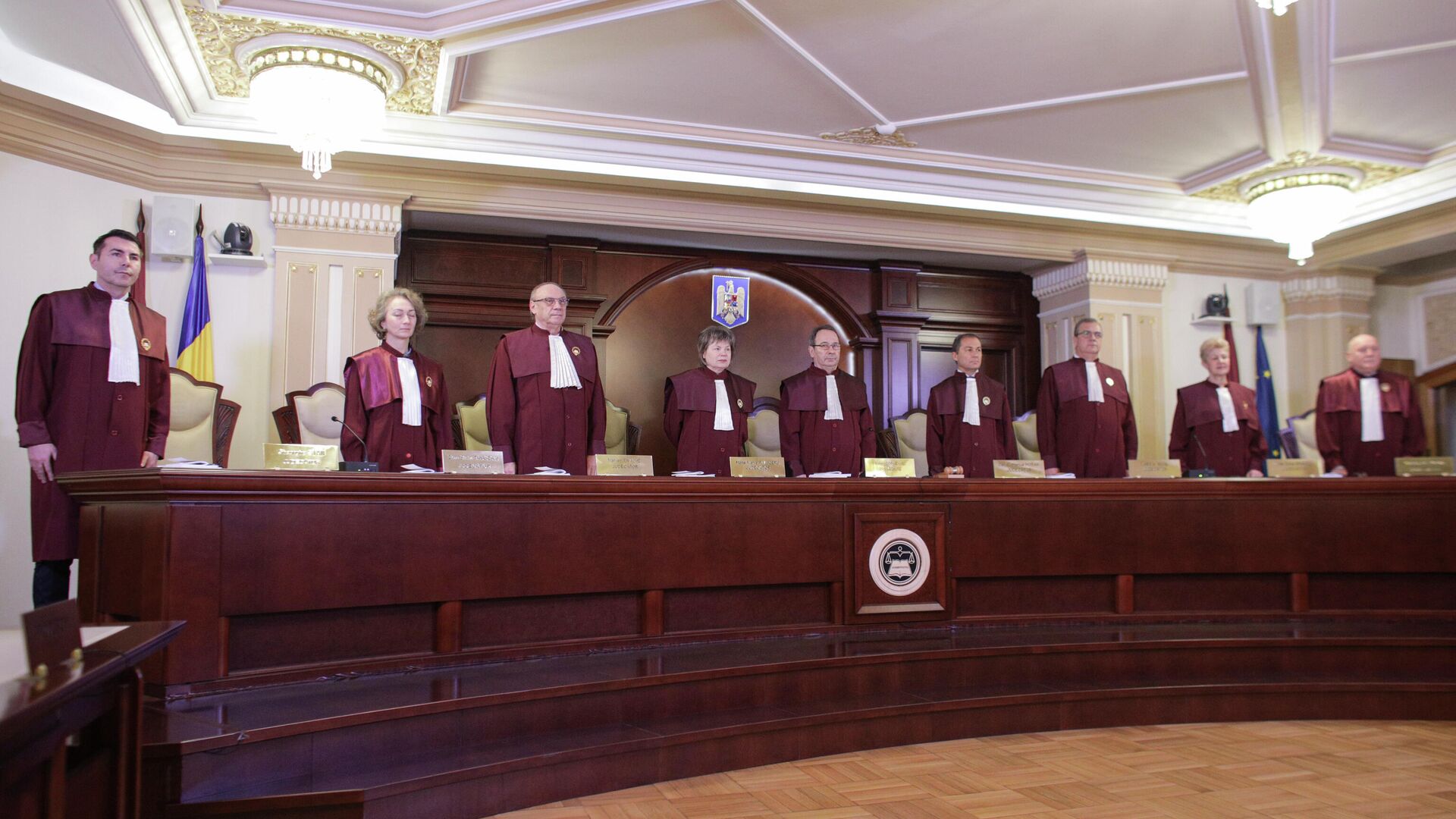 Sedinţa solemnă a Plenului Curţii Constituţionale pentru validarea alegerii Preşedintelui României, in Bucurestim joi, 28 noiembrie 2019 - Sputnik Moldova-România, 1920, 24.12.2021