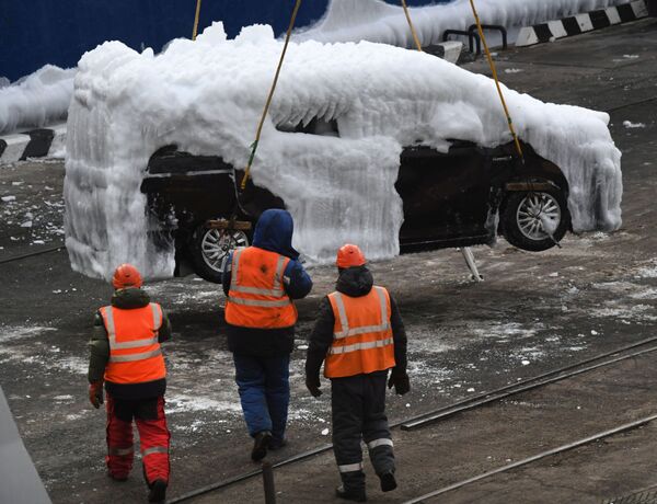 В Международной федерации транспортников агентству РИА Новости сообщили, что не рекомендует перевозить палубные грузы в такую погоду. - Sputnik Молдова