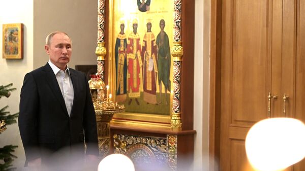 Președintele Vladimir Putin la slujba de Crăciun - Sputnik Moldova-România