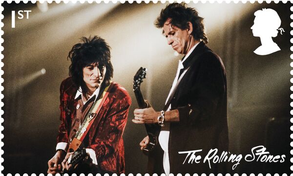 Королевская почта Великобритании всего в четвертый раз выпускает марки, посвященные музыкальной группе. До  The Rolling Stones этой чести удостоились The Beatles, Pink Floyd и Queen. - Sputnik Молдова