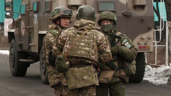 Военнослужащие из состава контингента миротворческих сил ОДКБ в Казахстане - Sputnik Moldova-România