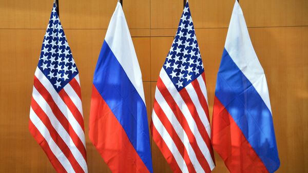 Государственные флаги России и США - Sputnik Молдова