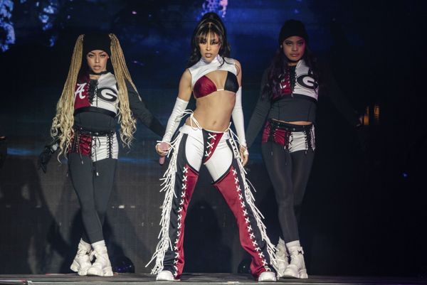 Певица Doja Cat выступает на концерте в честь национального чемпионата по студенческому футболу AT&amp;T Playoff Playlist Live в Индианаполисе, США. - Sputnik Молдова