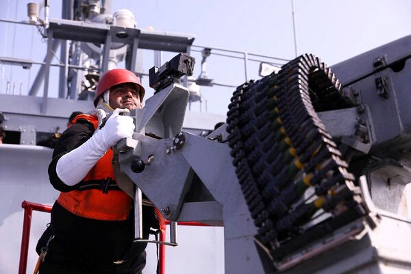 Морской пехотинец Ирана участвует в совместных военно-морских учениях ВМС Ирана, Китая и России в северной части Индийского океана. - Sputnik Молдова