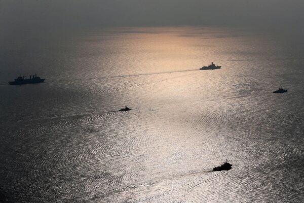 Военные корабли участвуют в совместных военно-морских учениях ВМС Ирана, Китая и России в северной части Индийского океана. - Sputnik Молдова