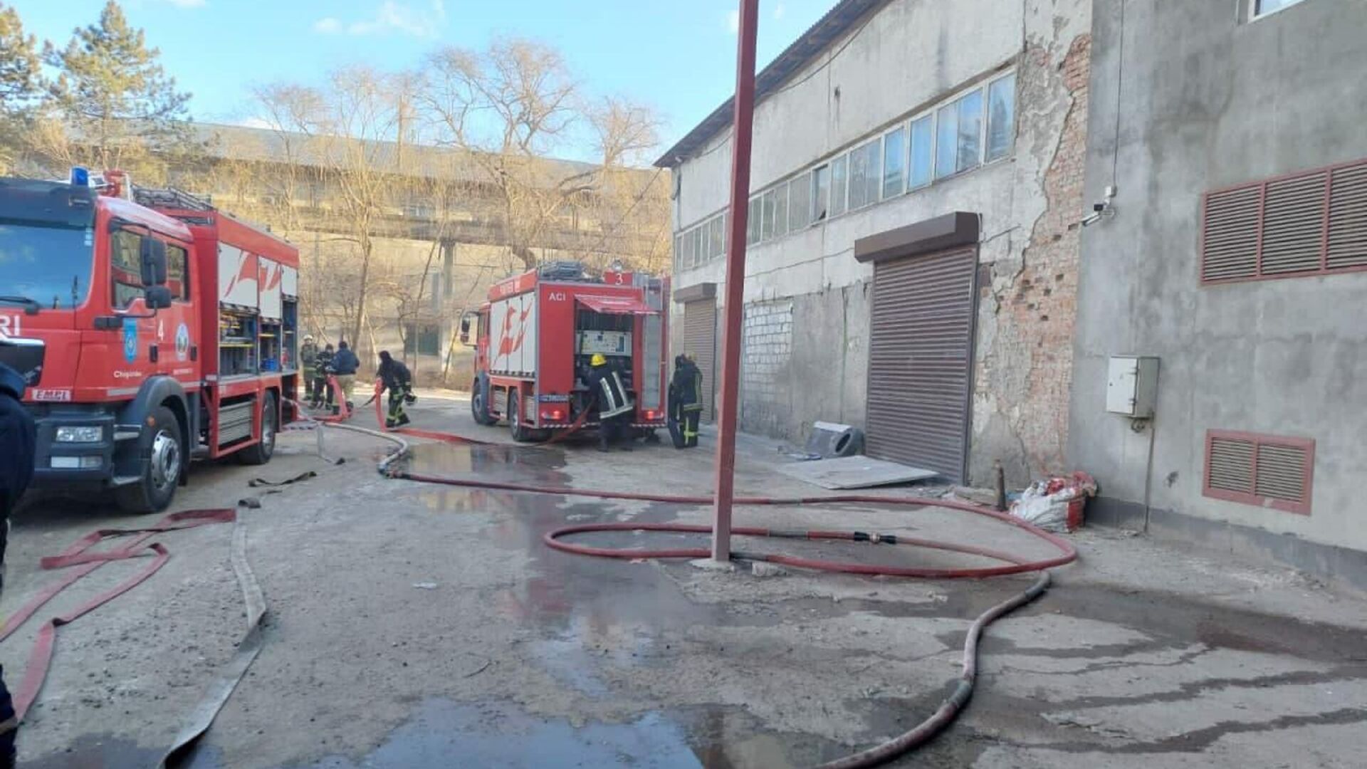 Пожарные потушили возгорание на складе в Кишиневе - Sputnik Молдова, 1920, 21.01.2022