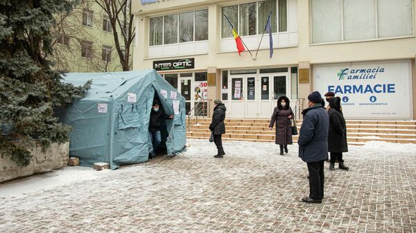 Test la COVID-19 în corturi militare: Cum luptă Chișinăul cu „omicronul” - Sputnik Moldova