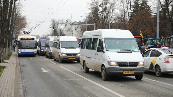 Expert: Iată cum poate fi rezolvată problema transportatorilor cu privire la carburanți - Sputnik Moldova