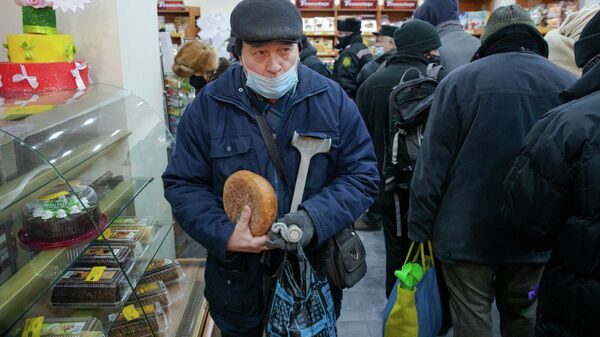 В Кишиневе – очереди за социальным хлебом - Sputnik Молдова