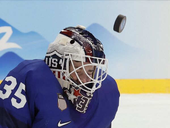 Хоккеистка сборной США во время матча на ОИ в Пекине. - Sputnik Молдова