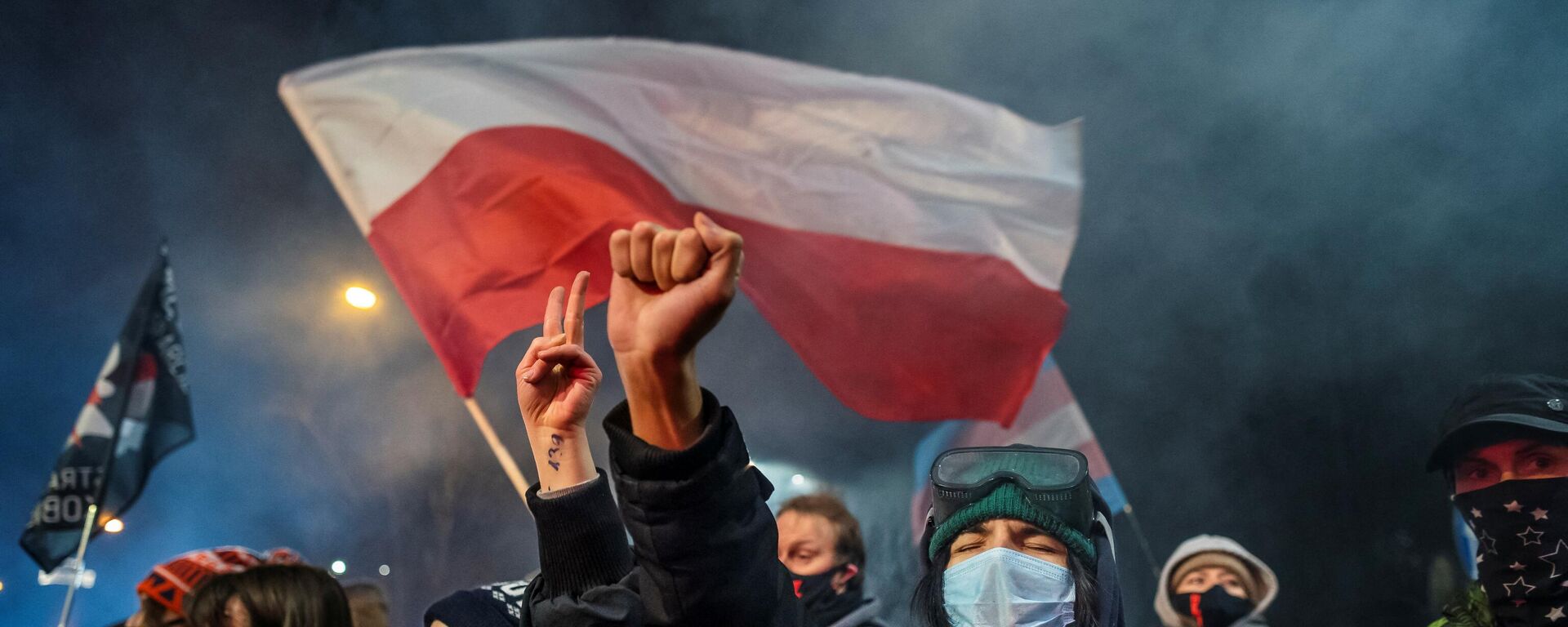 Учатники акции протеста против закона об абортах в Варшаве, Польша - Sputnik Moldova-România, 1920, 22.02.2022