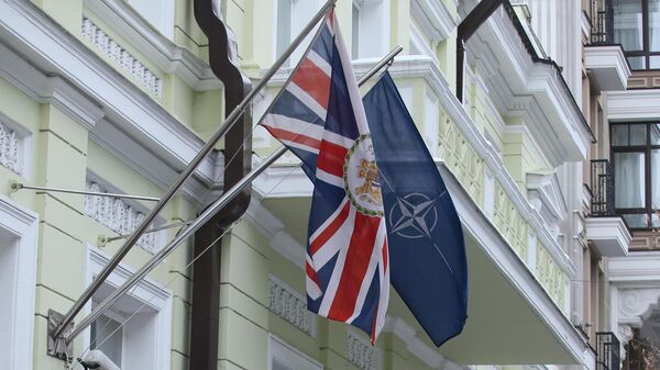 Drapelele britanic și al NATO - Sputnik Moldova