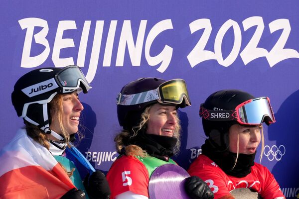 Призеры соревнований по сноуборду в дисциплине сноуборд-кросс среди женщин на XXIV зимних Олимпийских играх в Пекине - Sputnik Молдова