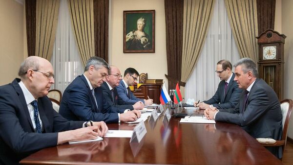 Întâlnirea dintre viceministrul rus de Externe Andrei Rudenko și liderul de la Tiraspol Vadim Krasnoselski - Sputnik Moldova