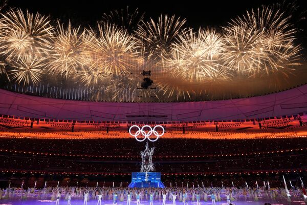 Focuri de artificii la ceremonia de încheiere a ediției XXIV a Jocurilor Olimpice de iarnă de la Beijing 2022. - Sputnik Moldova-România