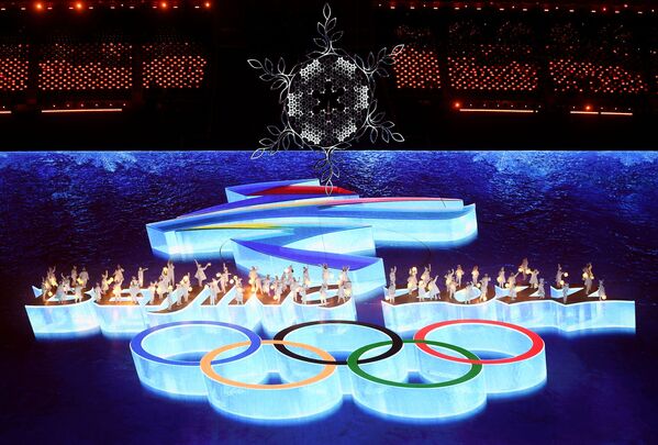 Participanții la ceremonia de încheiere a ediției XXIV a Jocurilor Olimpice de iarnă 2022 de la Beijing. - Sputnik Moldova-România