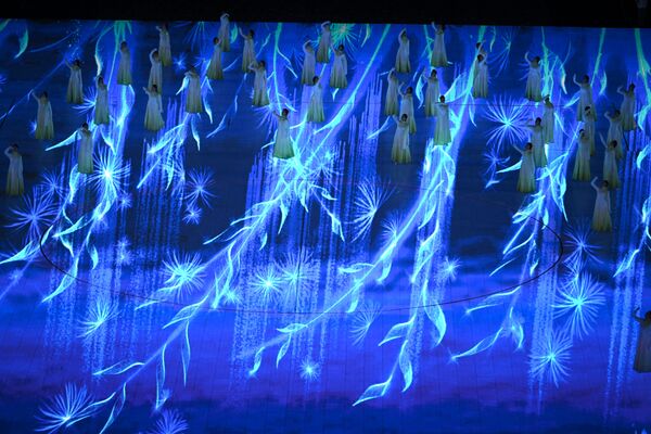 Танцоры на церемонии закрытия XXIV зимних Олимпийских игр в Пекине. - Sputnik Молдова