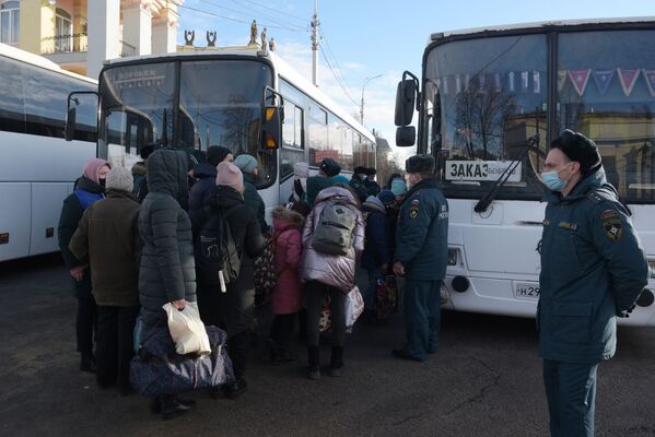 Прибытие беженцев из Донбасса в Воронежскую область - Sputnik Молдова