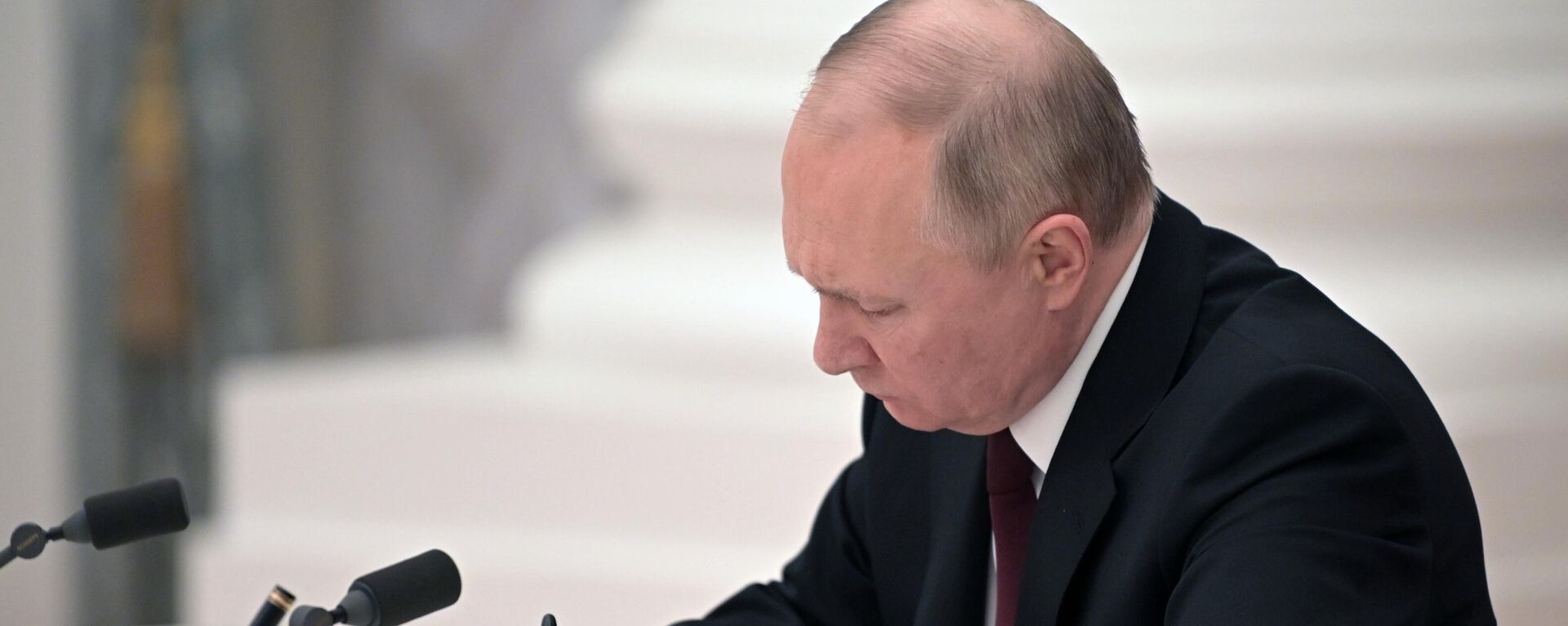Президент РФ В. Путин подписал указы о признании ЛНР и ДНР - Sputnik Молдова, 1920, 21.02.2022