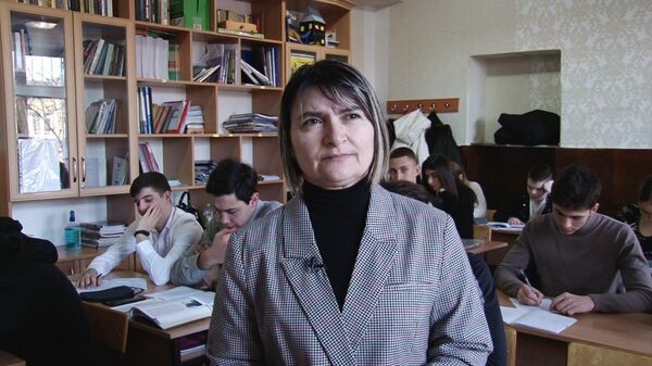 Учитель в школе - Sputnik Молдова