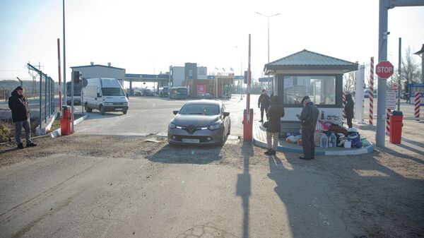 КПП Паланка, через который в Молдову едут украинские беженцы - Sputnik Молдова