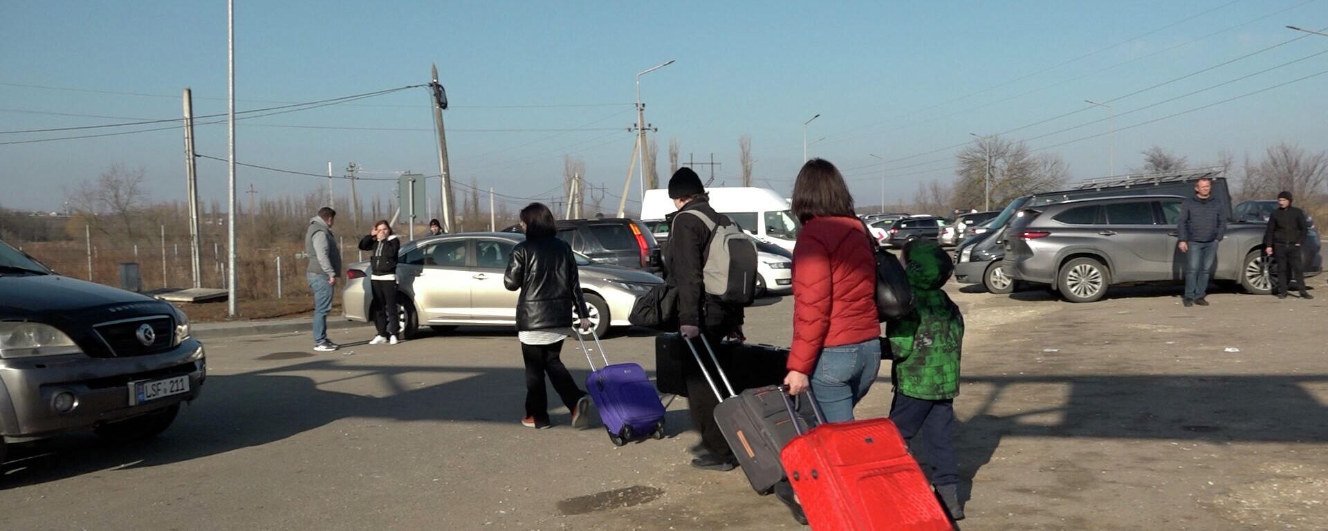 Refugiații din Ucraina continuă să vină în Moldova: Ce se întâmplă la frontieră - Sputnik Moldova, 1920, 25.02.2022