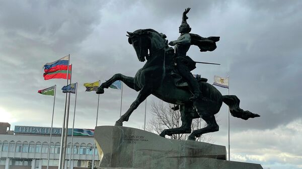 Monumentul lui Suvorov din piața centrală a Tiraspolului - Sputnik Moldova