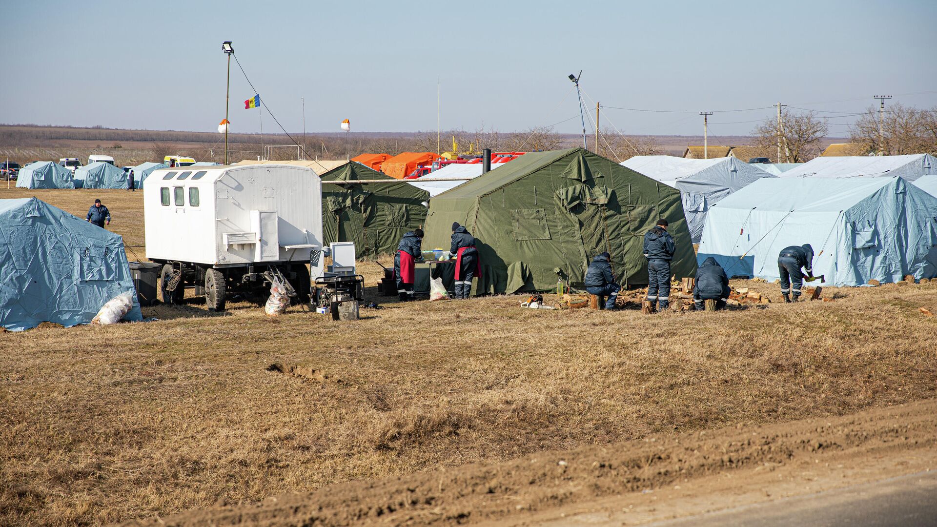 Палатки для приема беженцев из Украины - Sputnik Moldova, 1920, 17.04.2022