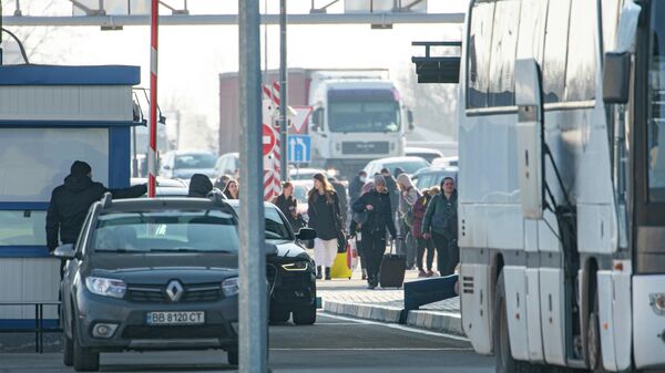 КПП Паланка, через который в Молдову едут украинские беженцы - Sputnik Moldova