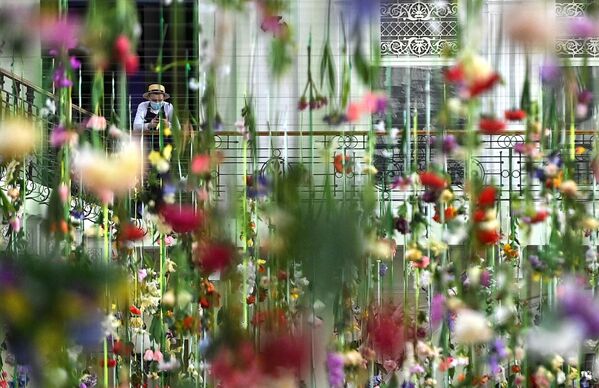 Оформление цветочного базара в Петровском пассаже в Москве - Sputnik Молдова