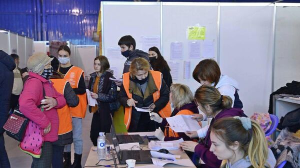 Центр размещения украинских беженцев на Moldexpo - Sputnik Молдова