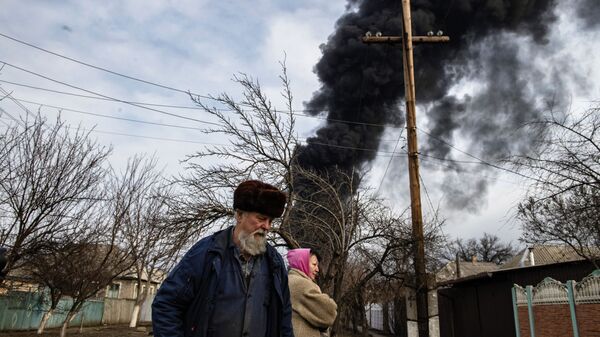 Пожар на нефтебазе в Луганске - Sputnik Moldova-România