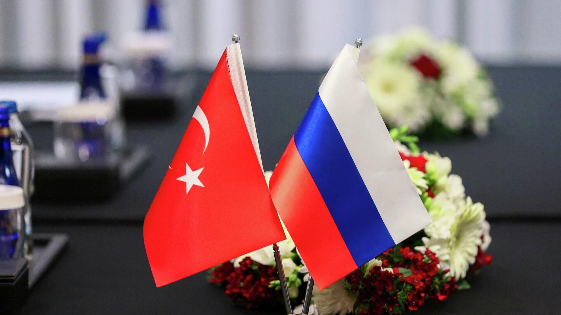 Флаг России и Турции - Sputnik Moldova, 1920, 12.03.2022
