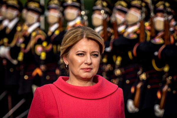 Зузана Чапутова стала первой женщиной, избранной президентом Словакии. Свой высокий пост она заняла в 2019 году.  - Sputnik Молдова