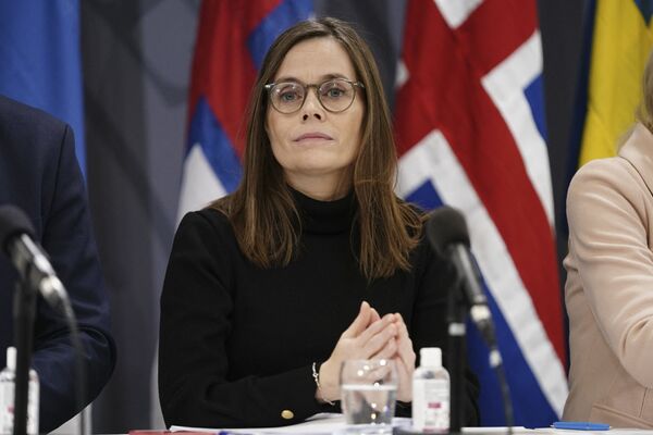 Катрин Якобсдоуттир стала премьер-министром Исландии в 2017 году. В прошлом она занимала посты министра образования, науки и культуры, а также была министром по вопросам сотрудничества со странами Северной Европы. - Sputnik Молдова