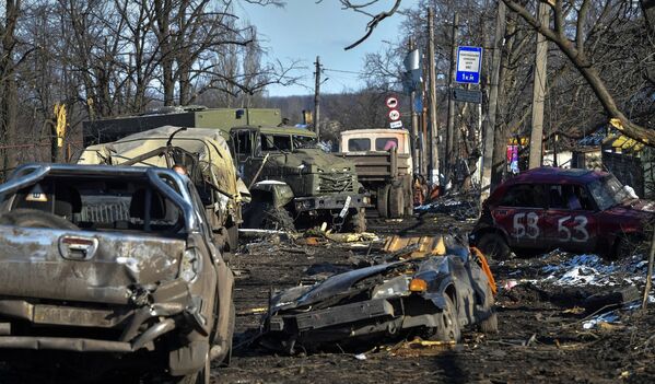 Automobile distruse în Volnovaha. - Sputnik Moldova