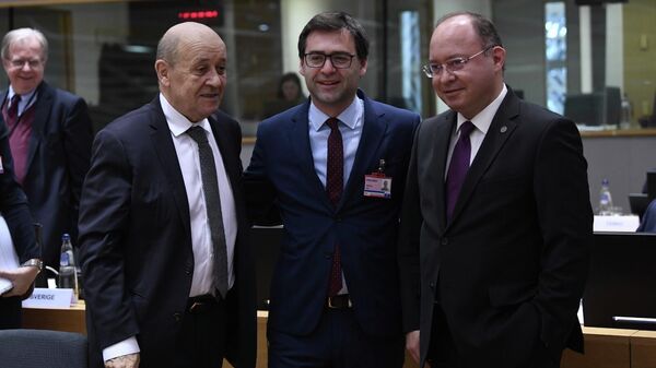 Miniștrii de Externe ai Franței, Republicii Moldova și României: Jean-Yves Le Drian, Nicu Popescu, Bogdan Aurescu - Sputnik Moldova-România