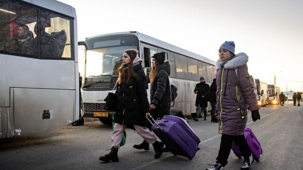Эвакуация иностранных граждан из Херсонской области - Sputnik Молдова