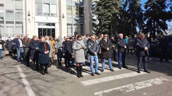 Оргеевские учителя протестуют вКишиневе. - Sputnik Moldova