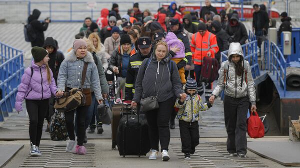 Refugiați ucraineni care intră în România - Sputnik Moldova-România