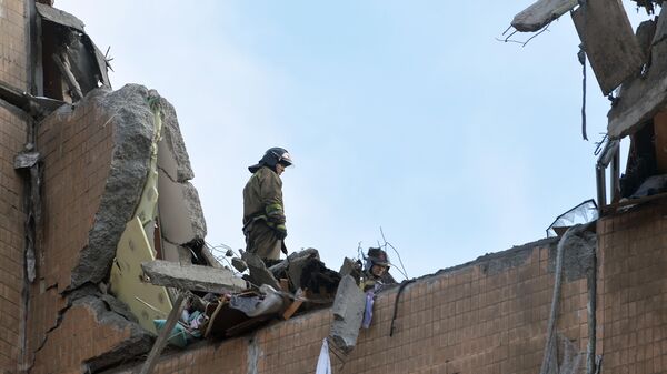 Distrugeri de proporții zectoarele civile în Donețk provocate de atacurile militare ucrainene, imagine din arhivă - Sputnik Moldova-România