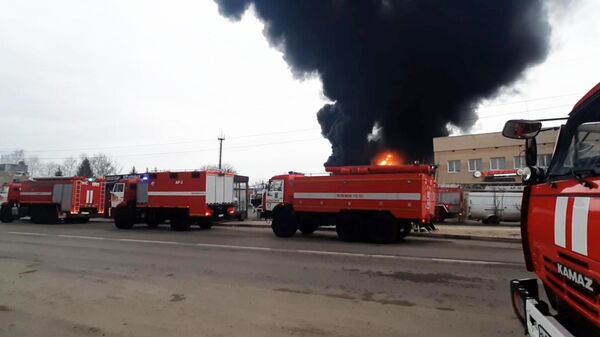Incendiu la baza de petrol din Belgorod, Rusia - Sputnik Moldova-România