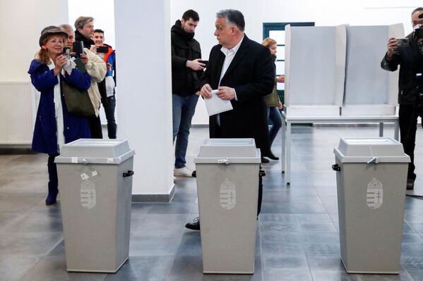 Орбан проголосовал на парламентских выборах в Будапеште. &quot;Я работал над этим много месяцев, и я жду большой победы. Это то, что нужно стране&quot;, – ответил Орбан на вопрос о том, чего он ожидает от выборов. - Sputnik Молдова