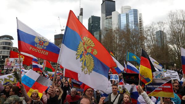 Manifestaţii în susţinerea Rusiei şi contra discriminării ruşilor în Germania - Sputnik Moldova-România