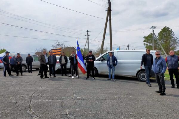 Массовый автопробег в поддержку символов борьбы против фашизма прошел в Комрате - Sputnik Молдова