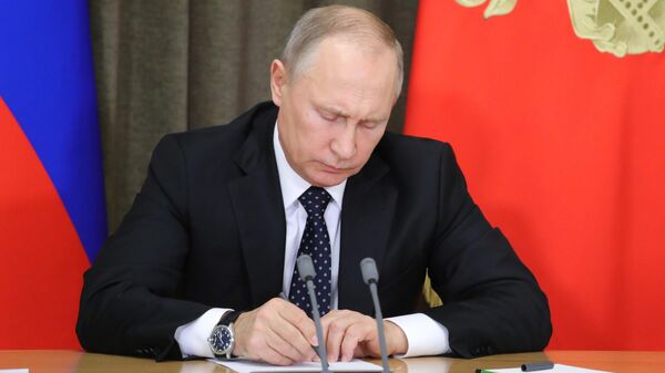 Президент РФ В. Путин провел совещание по вопросам обеспечения технического переоснащения Вооруженных сил - Sputnik Moldova-România