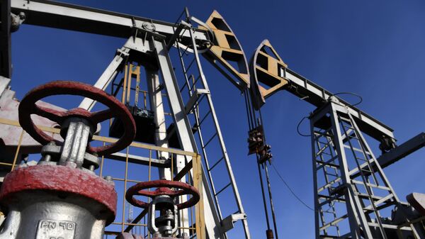 Sondă de extragere a petrolului în Tatarstan  - Sputnik Moldova